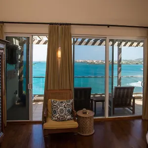 Villa Marks Reef, Lance aux Epines